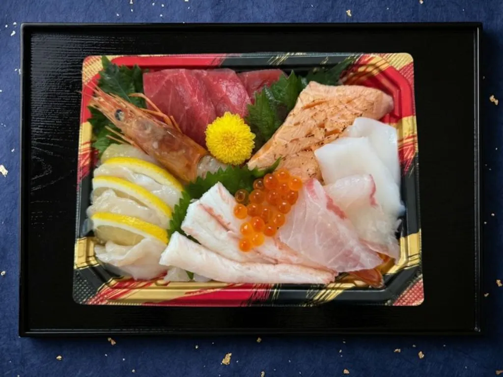 極み丼 - 厳選された高級食材を惜しみなく使用した極上の海鮮丼